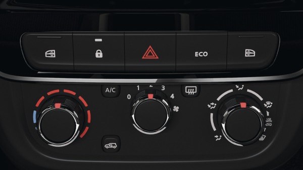 KWID E-TECH intérieur
